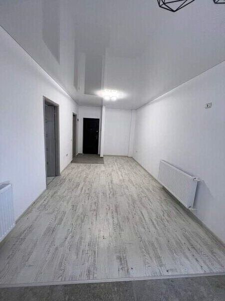 Zugrav, glet 10 lei, lavabil 5 lei mp